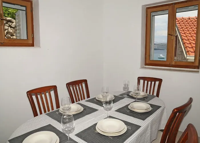 Ferienhaus Olivia Lumbarda